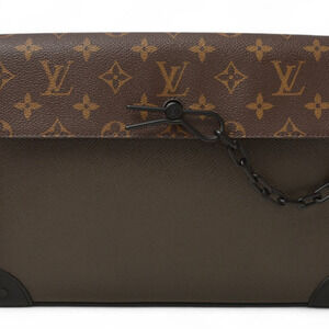 LOUIS VUITTON Authentic Brown Monogram Pochette Clutch Bag